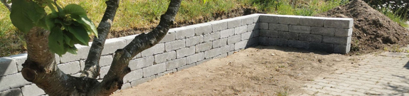 Opbygning af støttemure med murblokke
